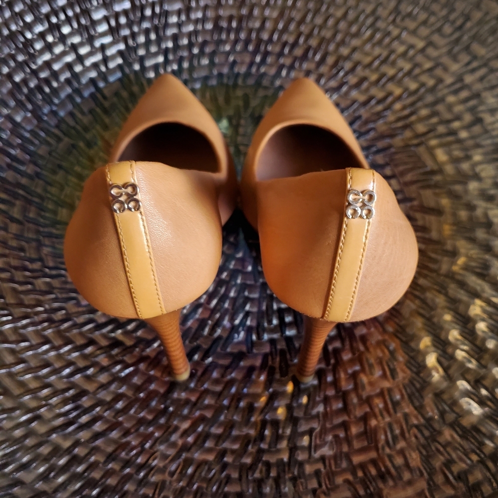 COACH Ellin beige pumps sz 8.5 - Picture 4 of 8